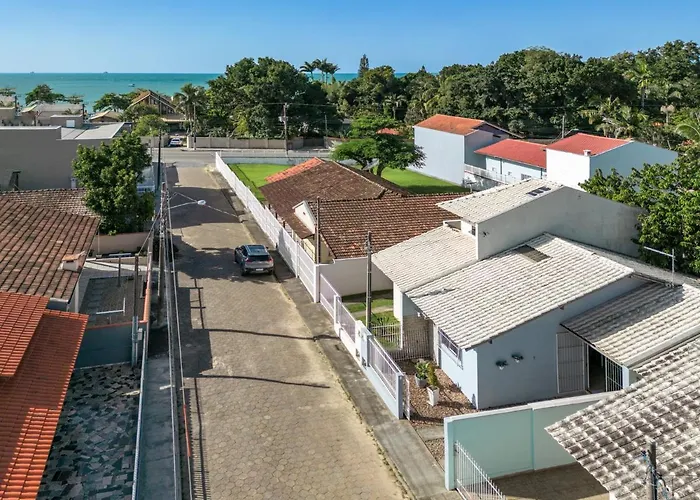 Linda Casa A 150M Da Praia E Prox Ao Beto Carrero