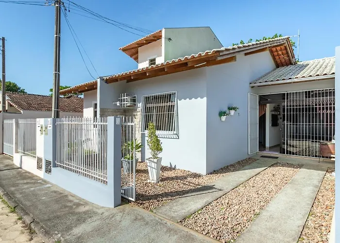 Linda Casa A 150M Da Praia E Prox Ao Beto Carrero