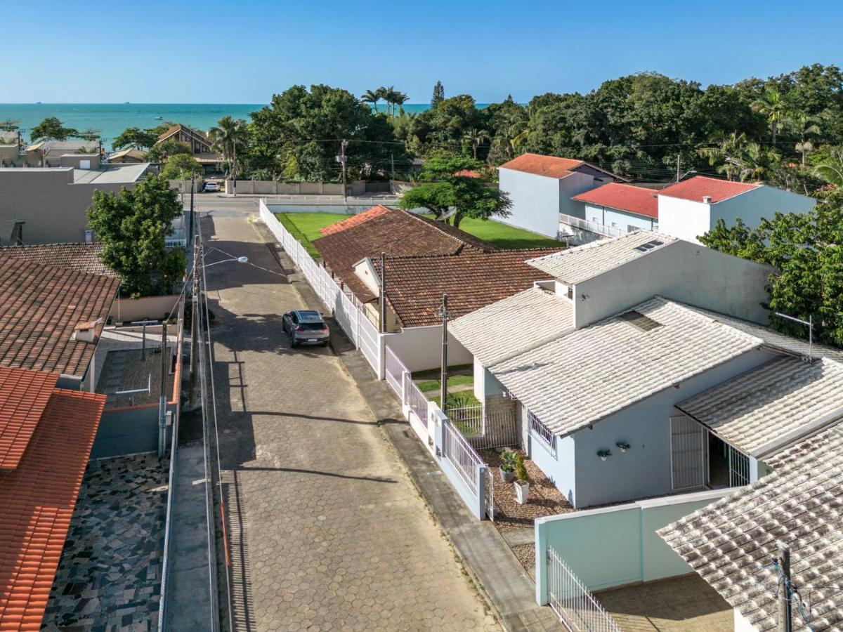 Linda Casa A 150m Da E Prox Ao Beto Carrero Penha (Santa Catarina)